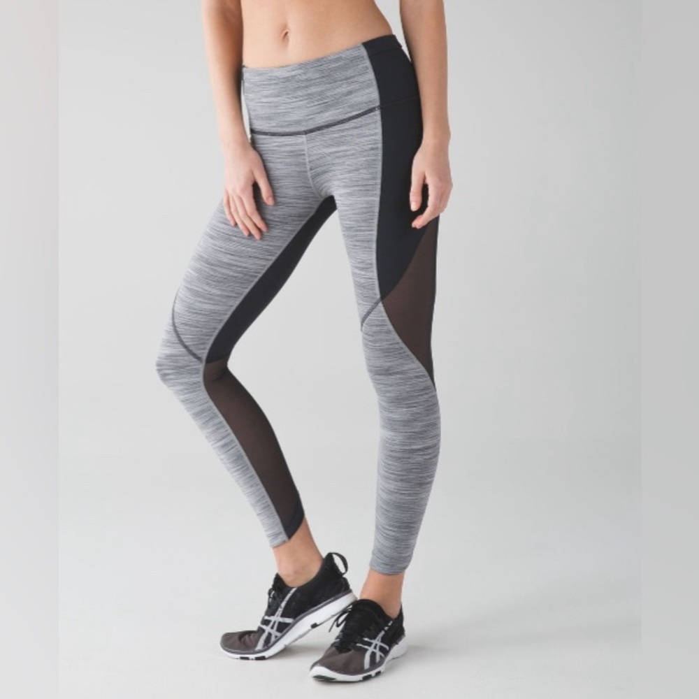 SOLD Lululemon Run With The Sun Tight
Space Dye Camo Seal Grey Deep Coal / - Picture 1 of 9